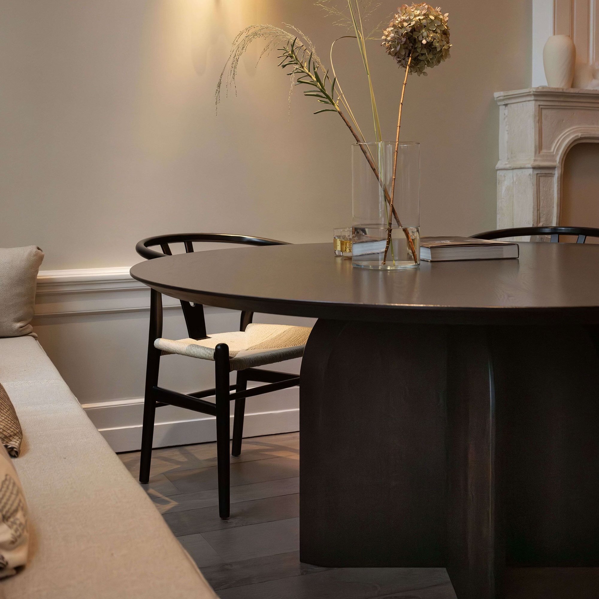 Ronde Design dining table | Slot Quadpod Oak black stain | Oak black stain | Studio HENK | 