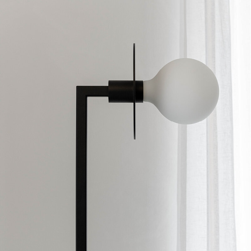 Nod L Floor lamp Black