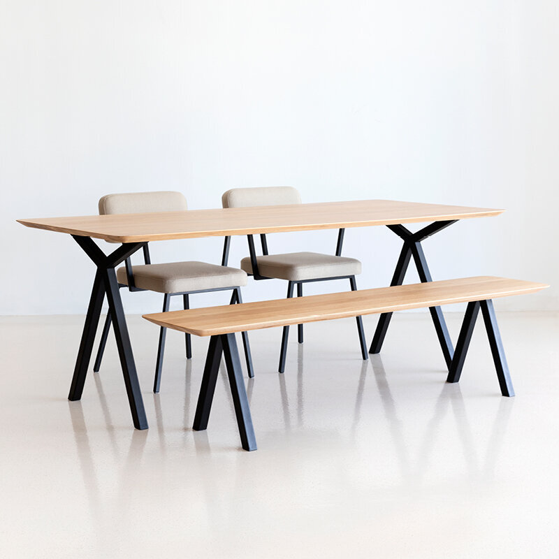 Design Dining Bench | Slim X-type Bench Steel black powdercoating | Oak hardwax oil natural light 3041 | Studio HENK | 