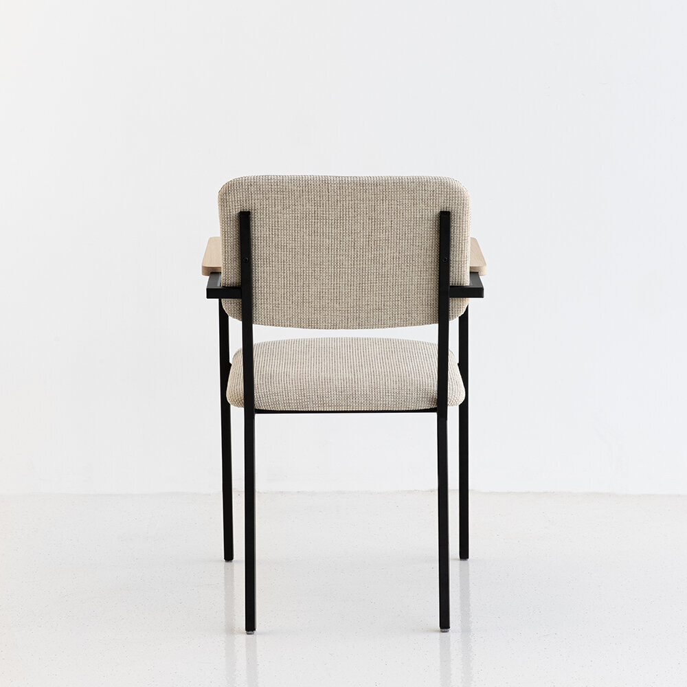 Design modern dining chair | Co Chair with armrest Grey facet middengrijs1001 | Studio HENK| 