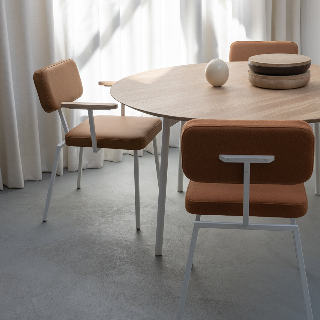 Design modern dining chair | Ode Chair with armrest Beige olbia sand03 | Studio HENK| 