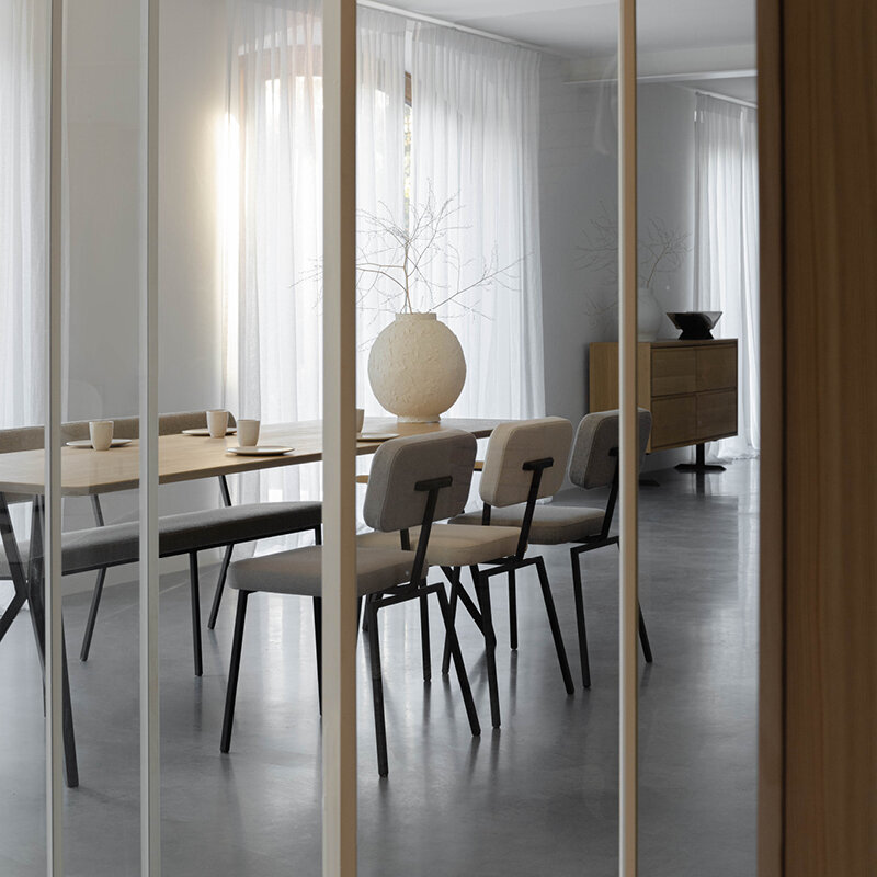 Design modern dining chair | Ode Chair with armrest Beige olbia sand03 | Studio HENK| 