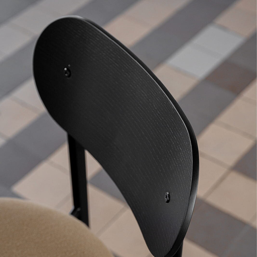 Design modern dining chair | Oblique Dining Chair Brown hallingdal65 224 | Studio HENK| 