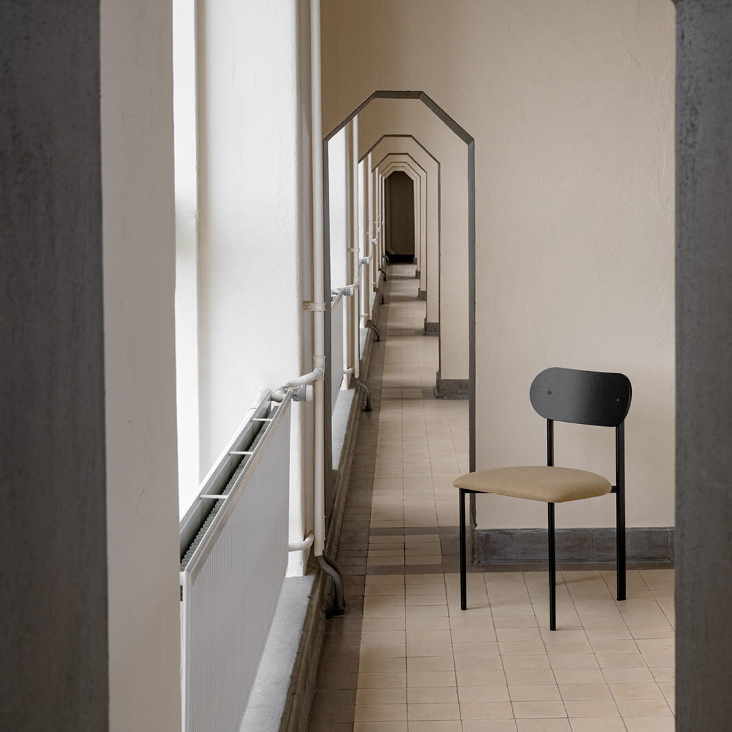 Design modern dining chair | Oblique Dining Chair Brown hallingdal65 224 | Studio HENK| 