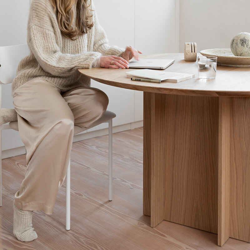 Design modern dining chair | Oblique Dining Chair Brown hallingdal65 224 | Studio HENK| 