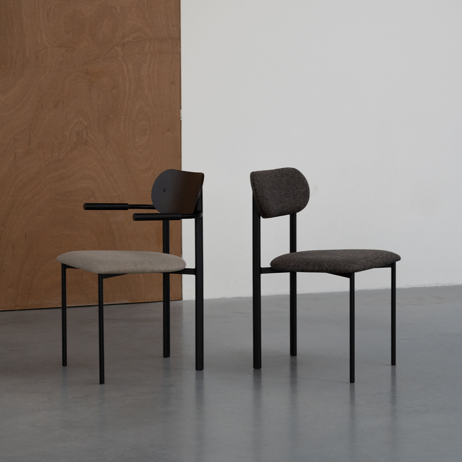 Design modern dining chair | Oblique Dining Chair Upholstered with Armrest  soil coffee81 | Studio HENK| 