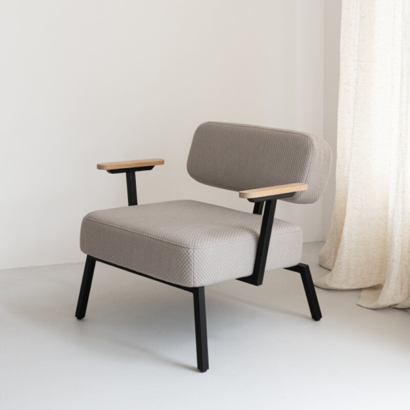 Design modern sofa | Ode lounge chair with armrest 1 facet beige1037 | Studio HENK | 