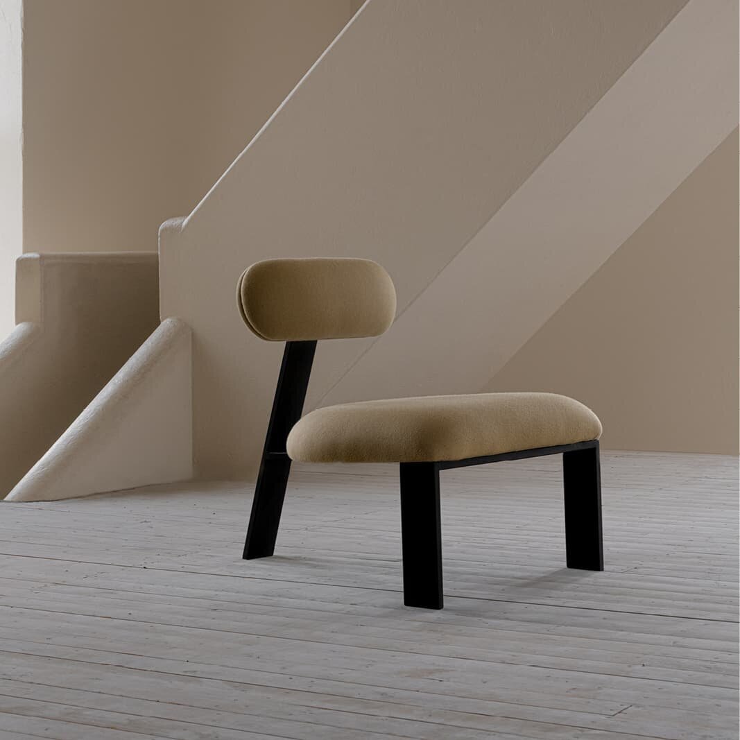 Design modern sofa | Oblique lounge Chair 1 divina3 236 | Studio HENK | 