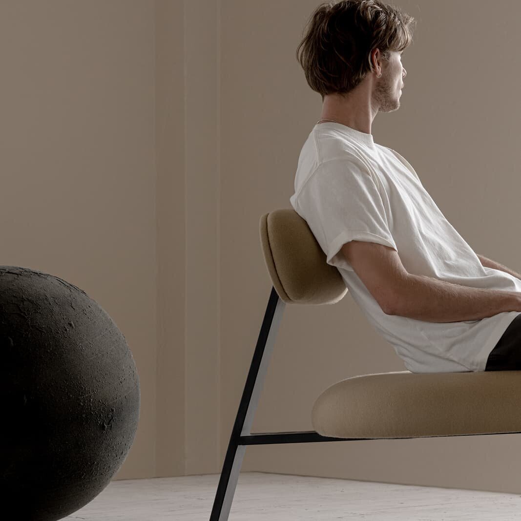Design modern sofa | Oblique lounge Chair 1 divina3 236 | Studio HENK | 