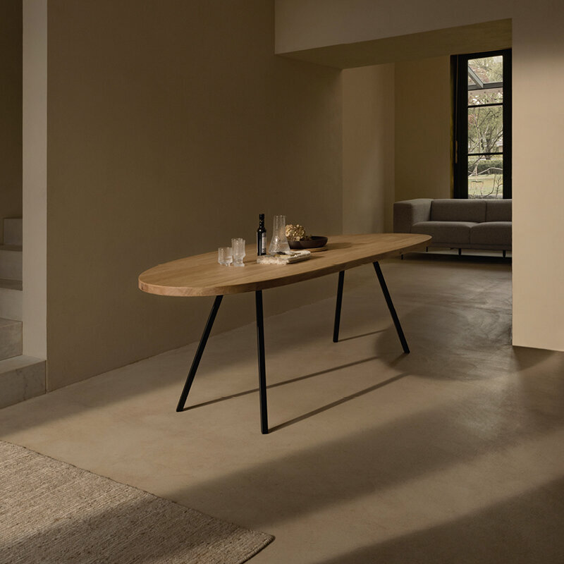 Blob Design dining table | Slim Co Steel black powdercoating | Oak hardwax oil natural light | Studio HENK| 