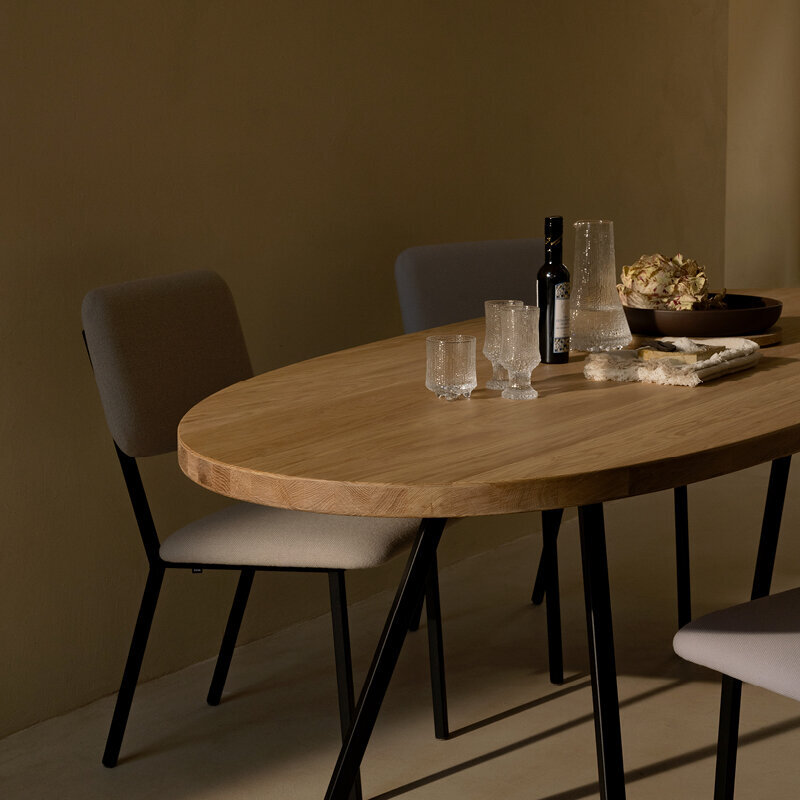 Blob Design dining table | Slim Co Steel black powdercoating | Oak hardwax oil natural light | Studio HENK| 