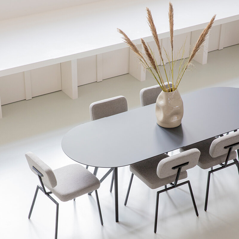 Flat oval Design dining table | Butterfly Steel white powdercoating | HPL Fenix grigio efeso | Studio HENK| 