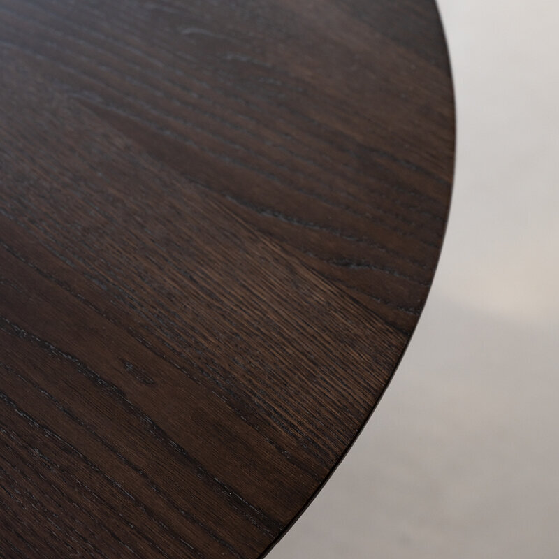 Flat oval Design dining table | Slot Walnut naturel lacquer | Walnut naturel lacquer | Studio HENK | 