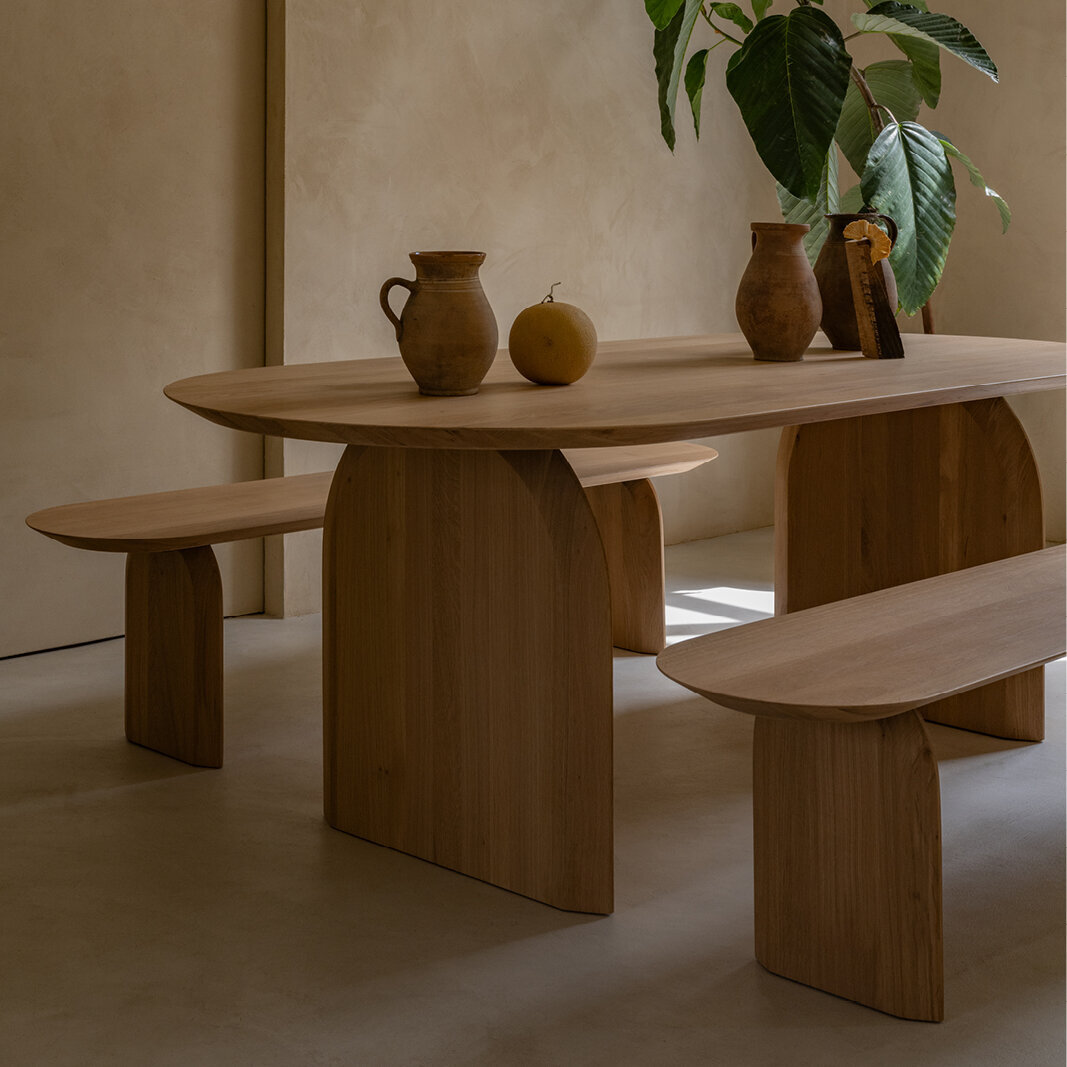 Flat oval Design dining table | Slot Walnut naturel lacquer | Walnut naturel lacquer | Studio HENK| 