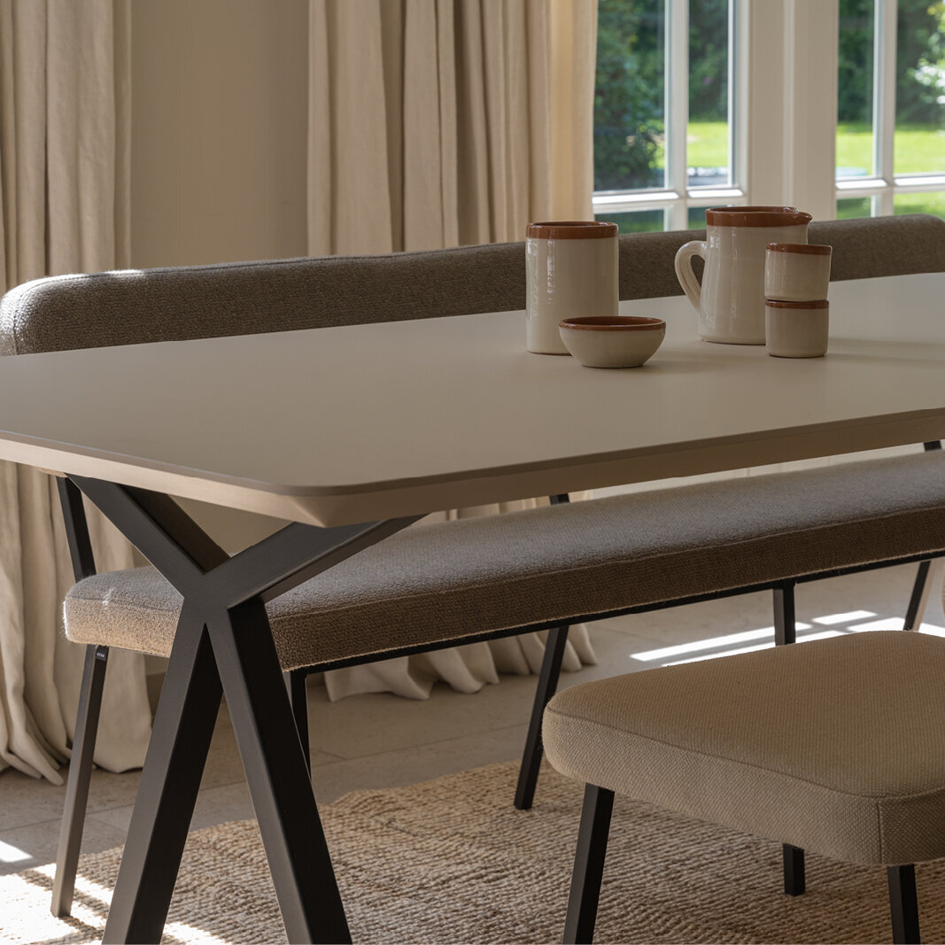 Rechthoekige Design dining table | Slim X-type Steel black powdercoating | Oak hardwax oil natural light | Studio HENK| 