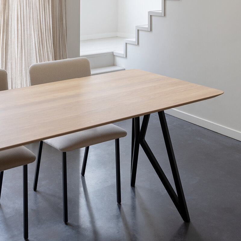 Rectangular Design dining table | Butterfly Steel white powdercoating | Oak hardwax oil natural light | Studio HENK| 