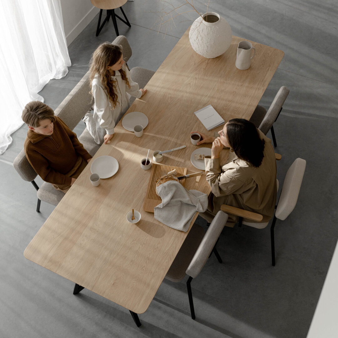 Rectangular Design dining table | Butterfly Steel black powdercoating | Oak hardwax oil natural light | Studio HENK| 