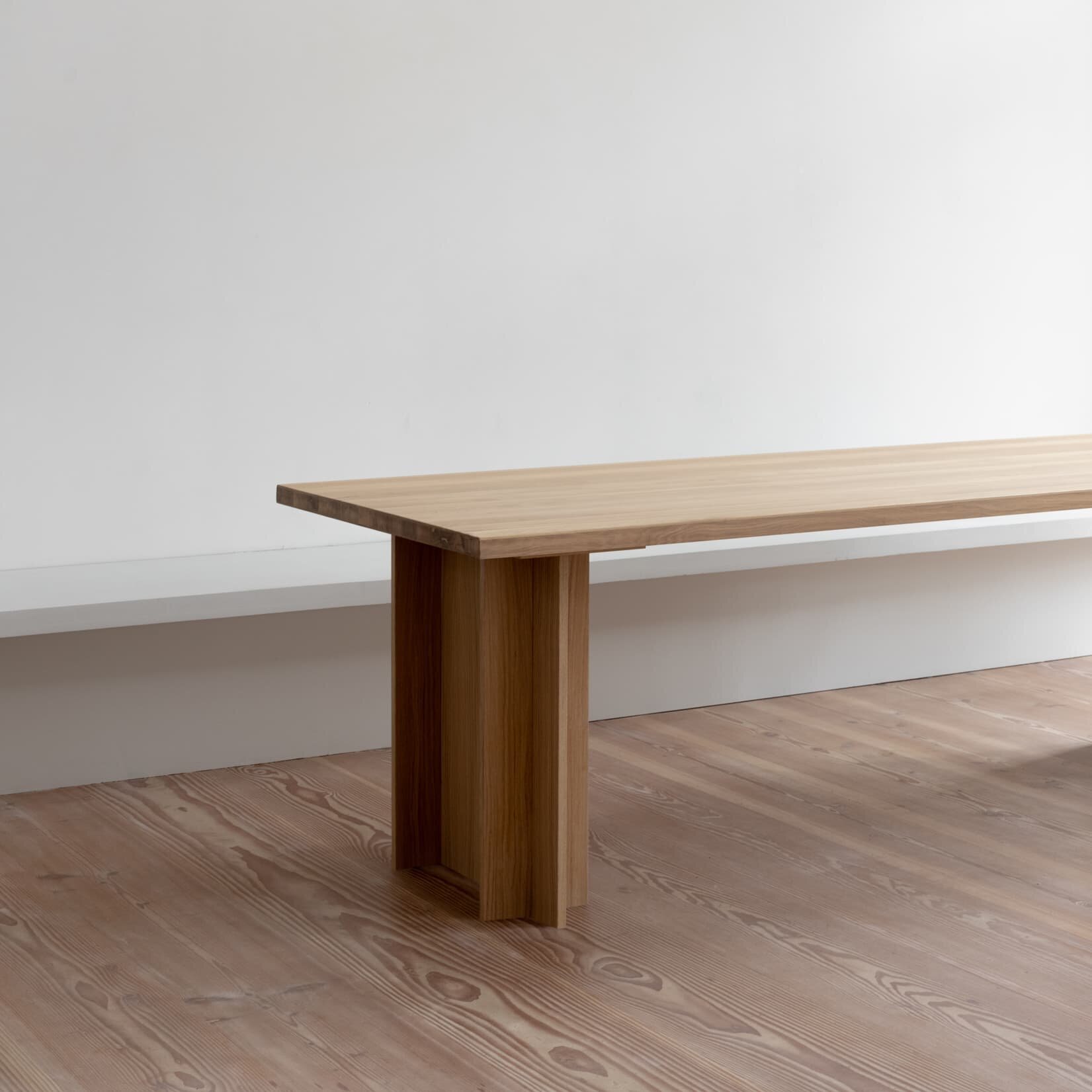 Rectangular Design dining table | Column  Oak hardwax oil natural light | Oak white lacquer | Studio HENK | 