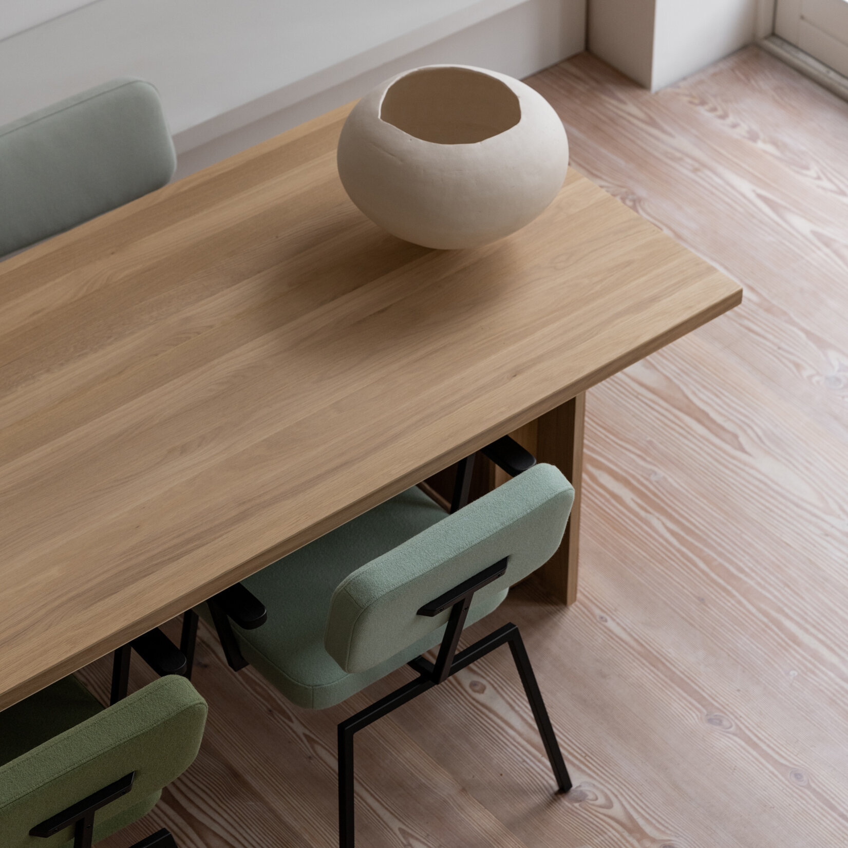 Rectangular Design dining table | Column  Oak hardwax oil natural light | Oak white lacquer | Studio HENK | 