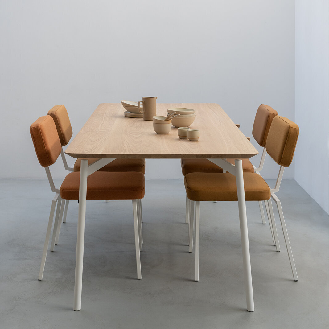 Rectangular Design dining table | Flyta Steel black powdercoating | Oak hardwax oil natural light | Studio HENK| 