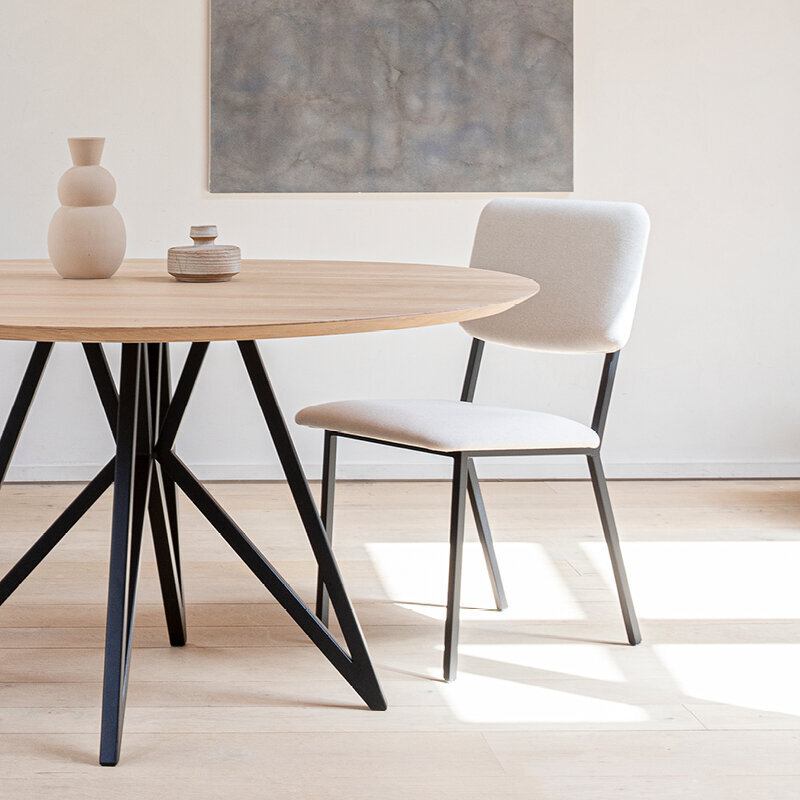 Ronde Design dining table | Butterfly Quadpod Steel black powdercoating | Oak black stain | Studio HENK | 