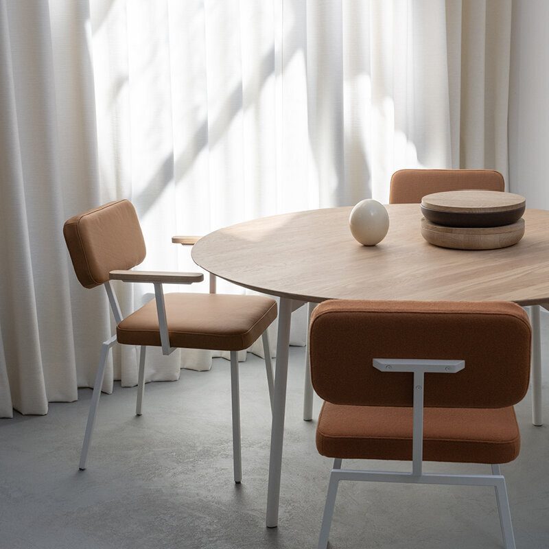 Ronde Design dining table | Flyta Quadpod Steel black powdercoating | HPL Fenix nero ingo | Studio HENK | 