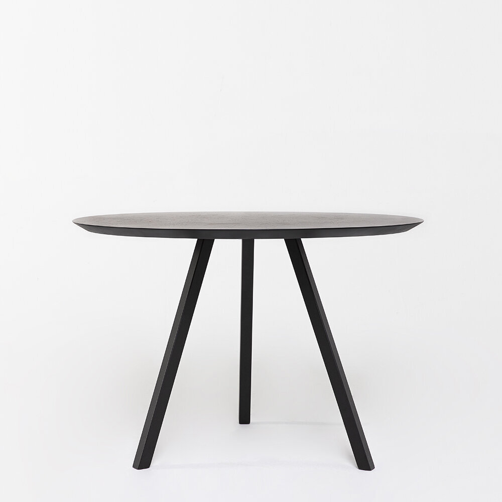Ronde Design dining table | New Classic Tripod Steel white powdercoating | Oak black lacquer | Studio HENK | 