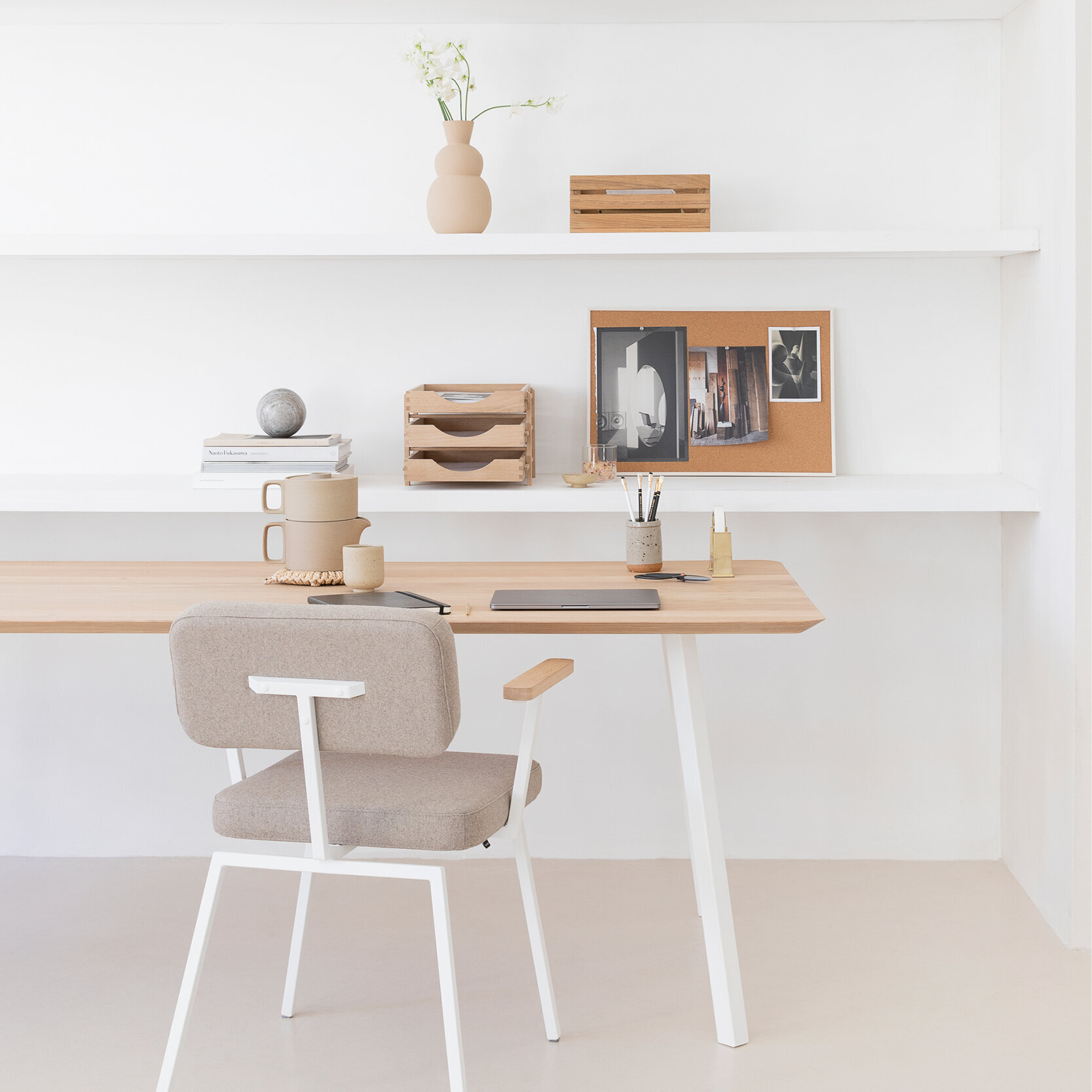 Rectangular Design dining table | New Classic Home Desk Steel white powdercoating | Oak hardwax oil natural light | Studio HENK | 
