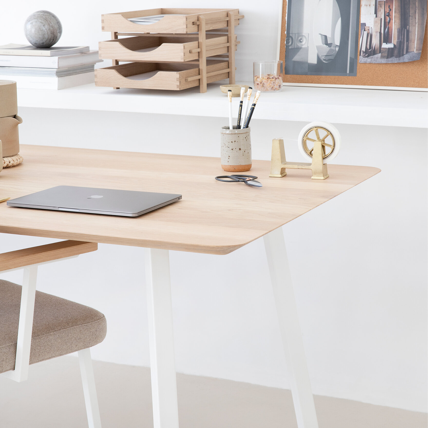 Rectangular Design dining table | New Classic Home Desk Steel white powdercoating | Oak hardwax oil natural light | Studio HENK | 