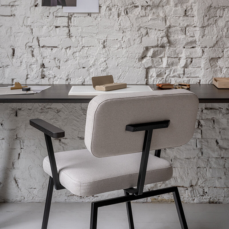 Rectangular Design dining table | New Classic Home Desk Steel white powdercoating | Oak hardwax oil natural light | Studio HENK | 