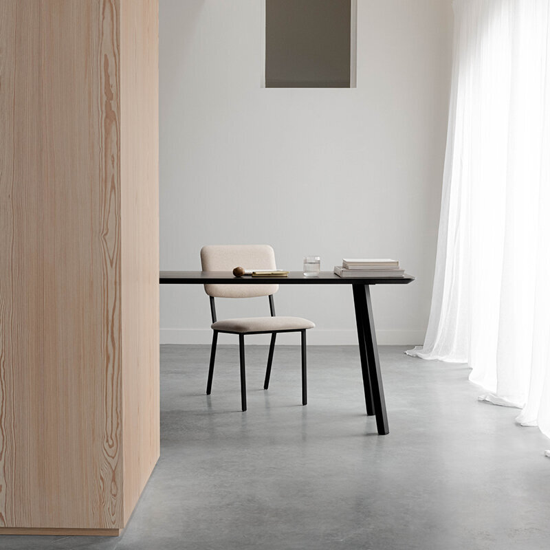 Rectangular Design dining table | New Classic Home Desk Steel white powdercoating | Oak hardwax oil natural light | Studio HENK | 