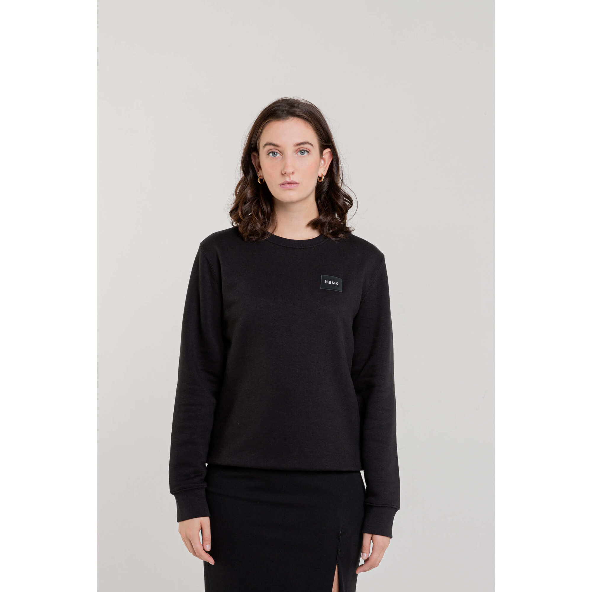 Sweater | Black | Studio HENK | Setting2