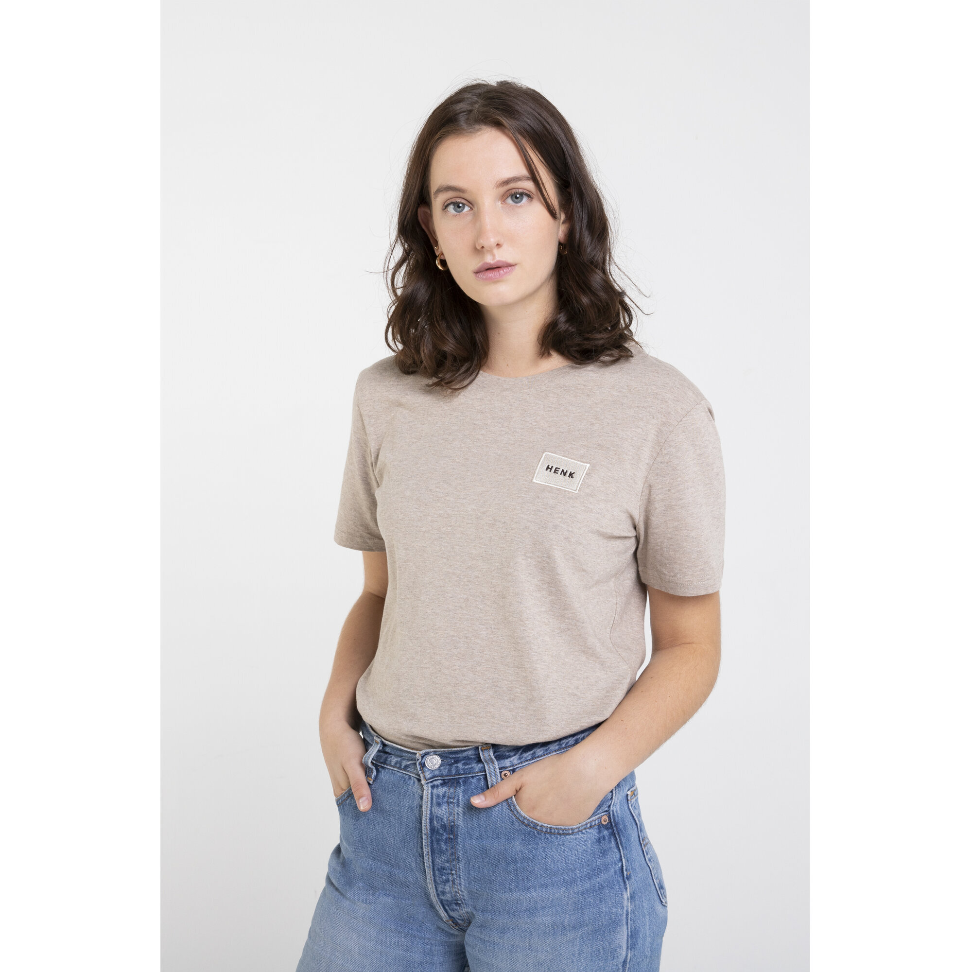 T-shirt | Beige Melange | Studio HENK | Setting4