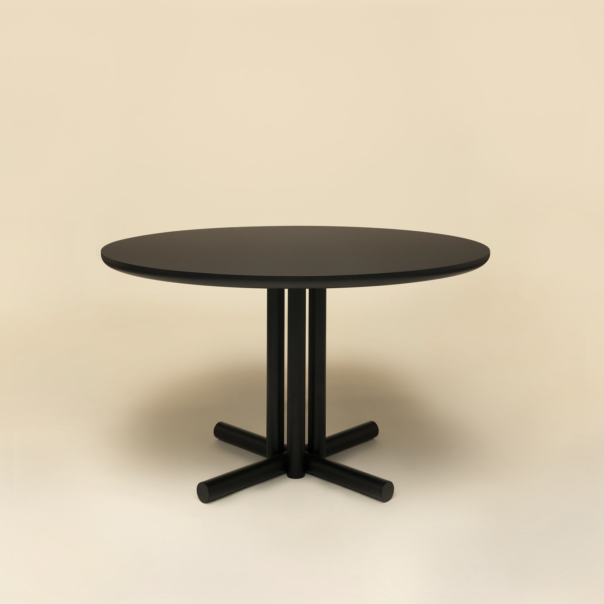 Ronde Design dining table | Mikado Quadpod Dining Table Steel black powdercoating | HPL Fenix nero ingo | Studio HENK| 