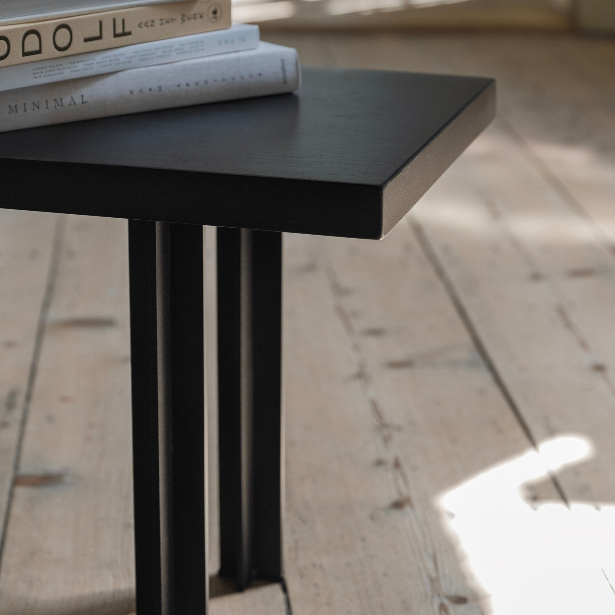 Design Dining Bench | Cross Bench Steel white powdercoating | Oak natural lacquer | Studio HENK | 