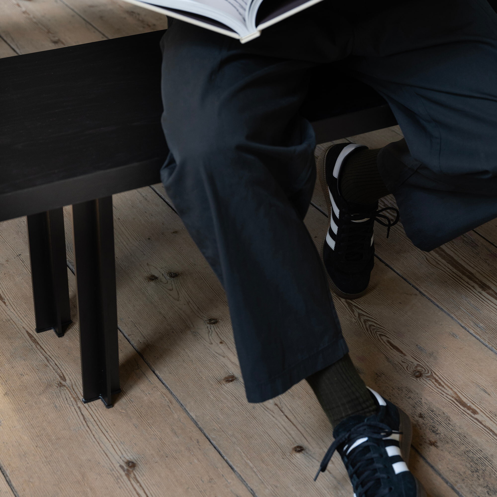 Design Dining Bench | Cross Bench Steel white powdercoating | Oak natural lacquer | Studio HENK | 