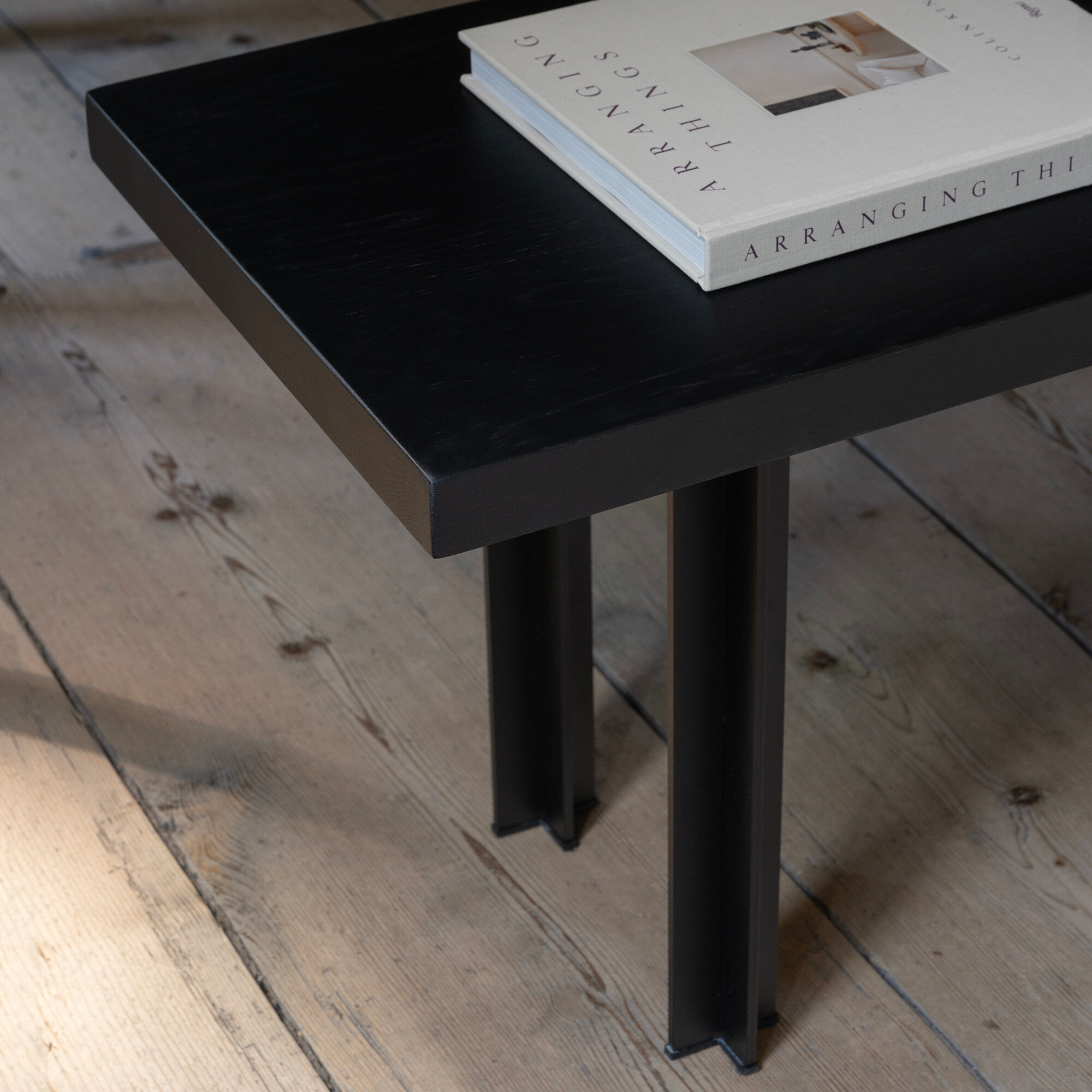 Design Dining Bench | Cross Bench Steel white powdercoating | Oak natural lacquer | Studio HENK | 