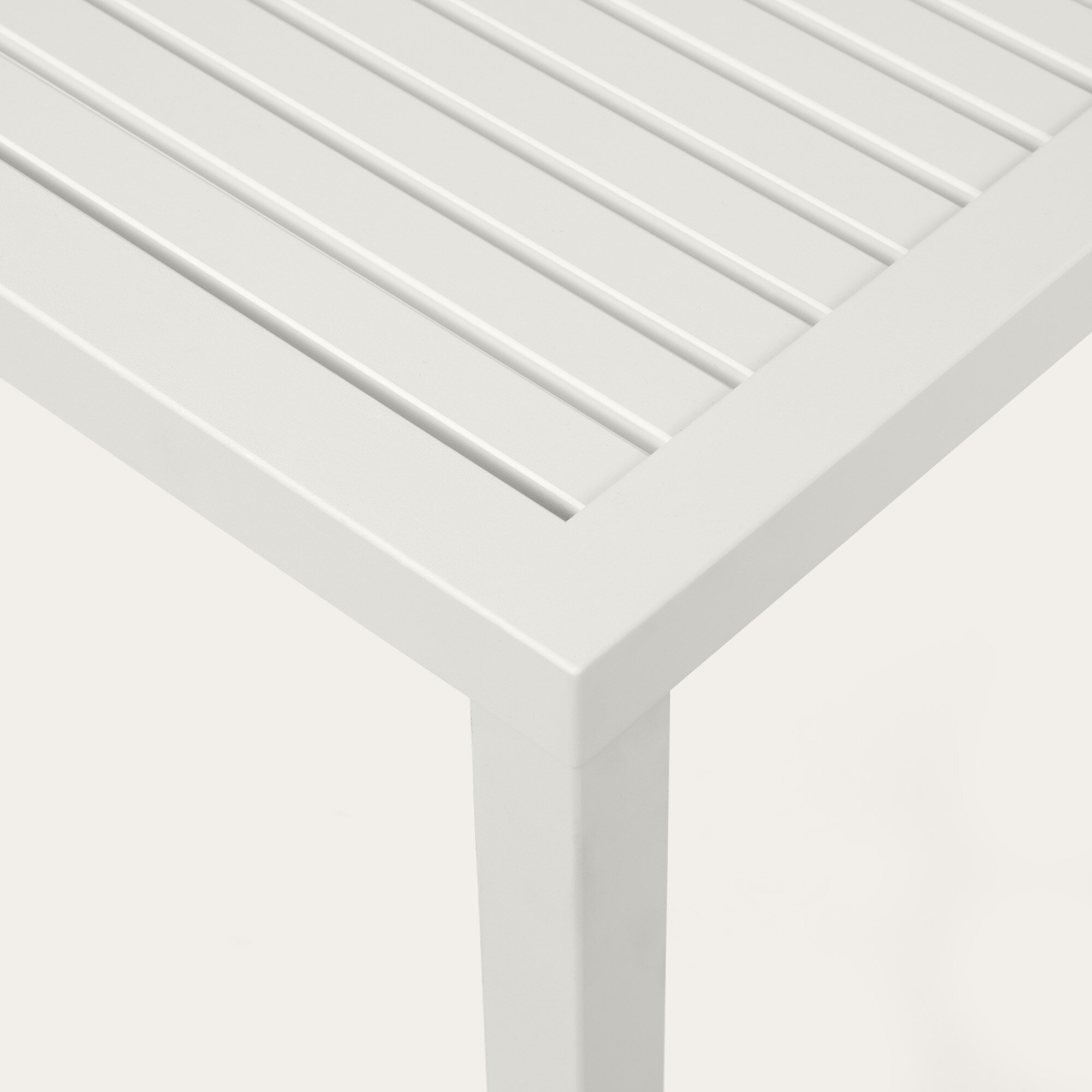 Square outdoor Design dining table | Trace Outdoor Table  White powdercoating KTL | White Powdercoat KTL | Studio HENK| 