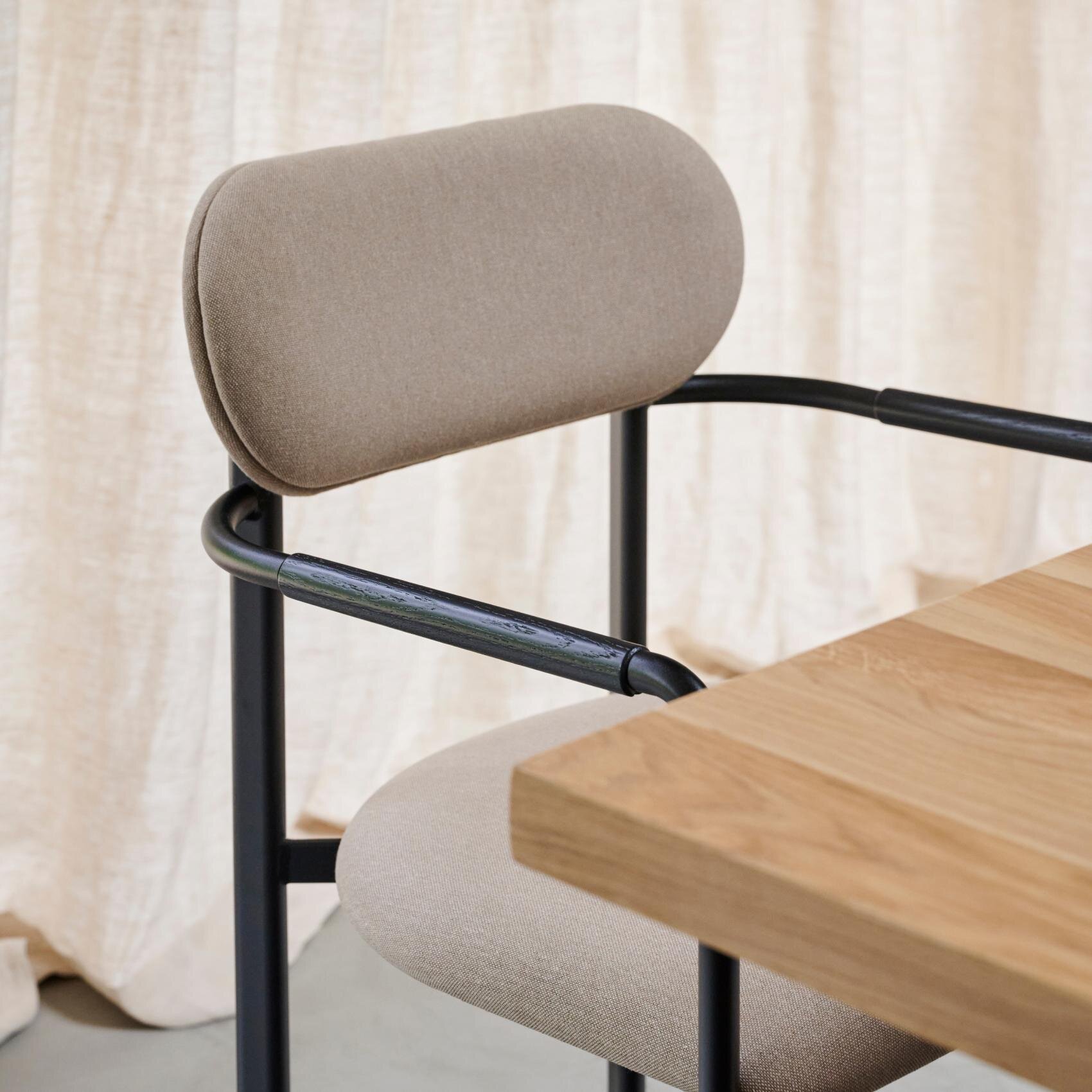 Design modern dining chair | Oblique Dining Chair Upholstered with Armrest Blue cyber royalblue47 | Studio HENK| 