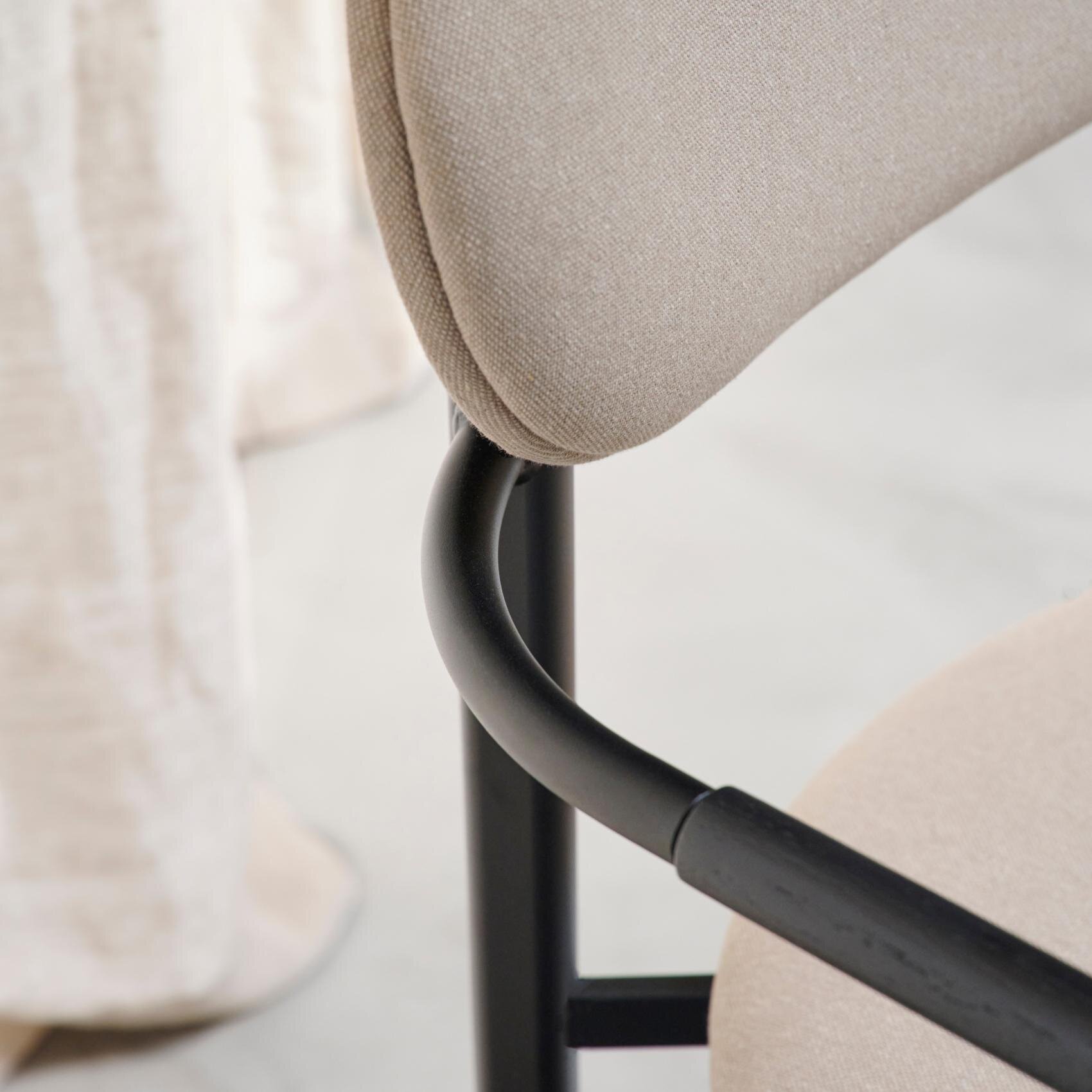 Design modern dining chair | Oblique Dining Chair Upholstered with Armrest Blue cyber royalblue47 | Studio HENK| 