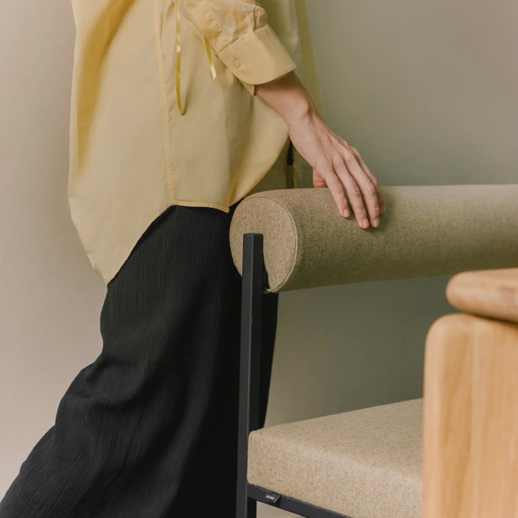 Design modern dining chair | Bolster dining bench 120 Beige dream linen110 | Studio HENK | 