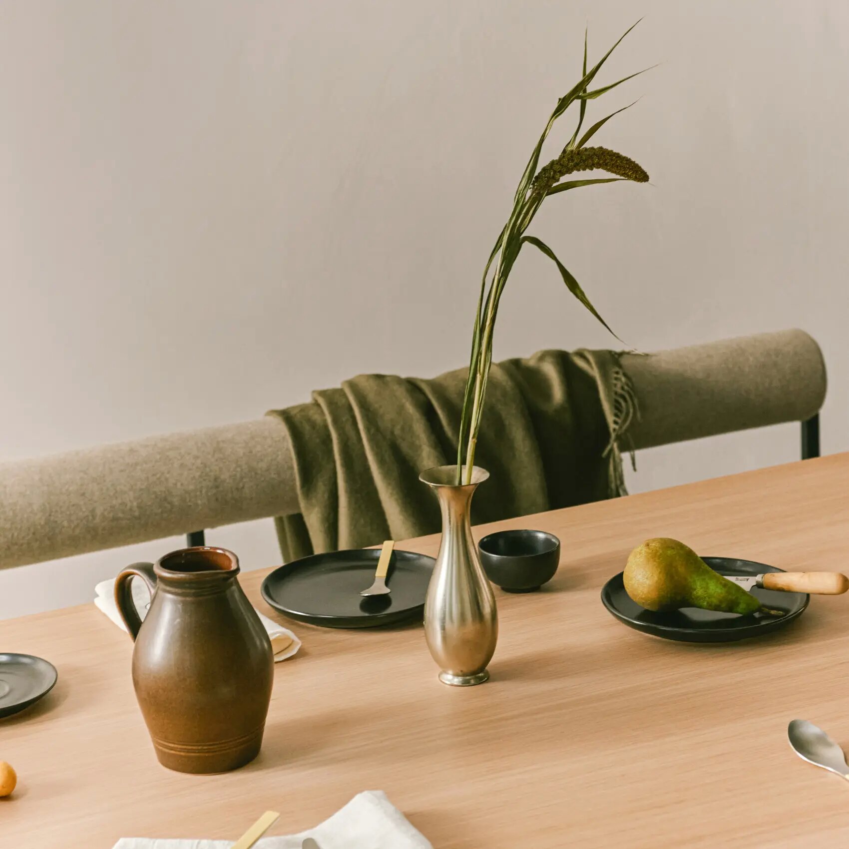 Design modern dining chair | Bolster dining bench 120 Beige dream linen110 | Studio HENK | 