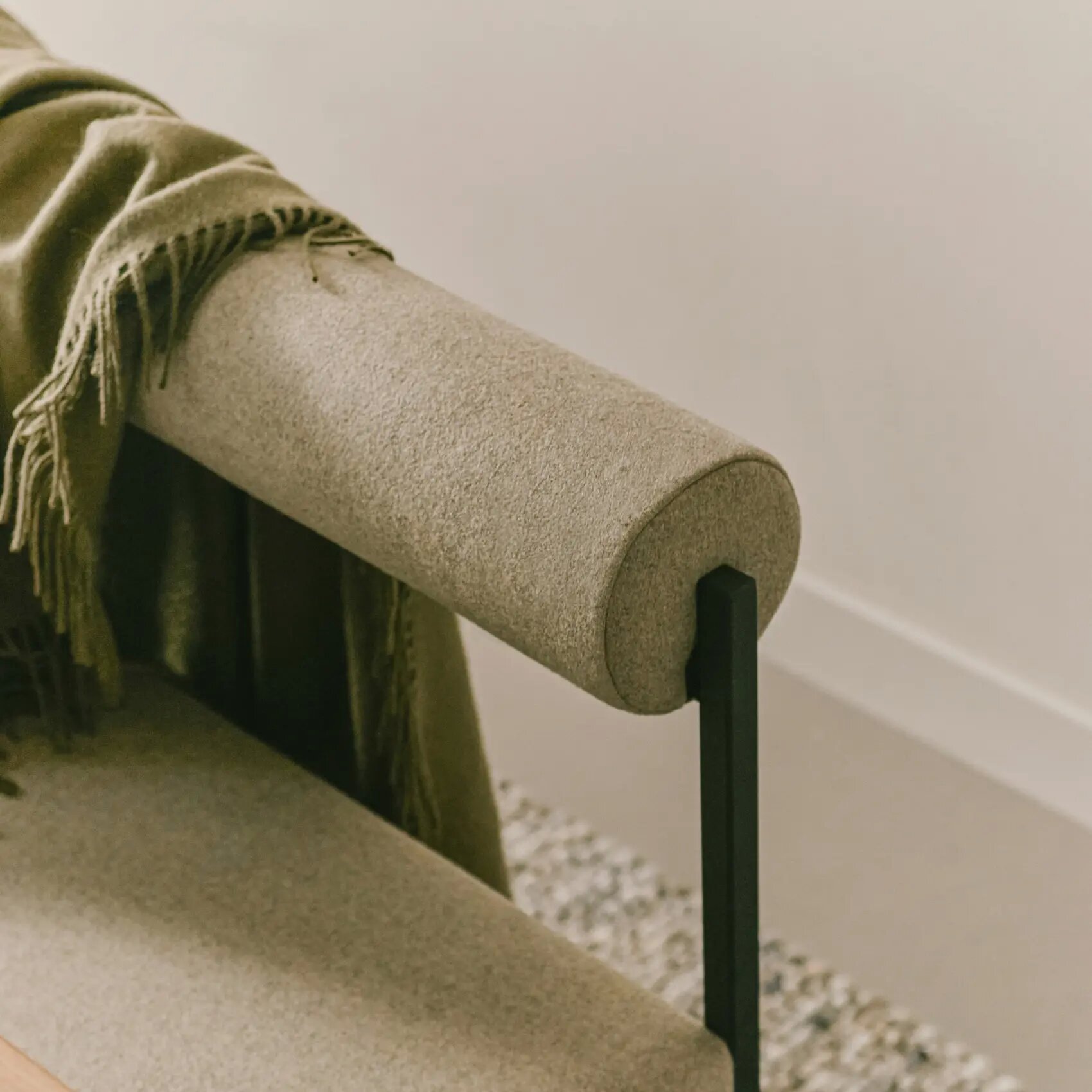 Design modern dining chair | Bolster dining bench 120 Beige dream linen110 | Studio HENK | 