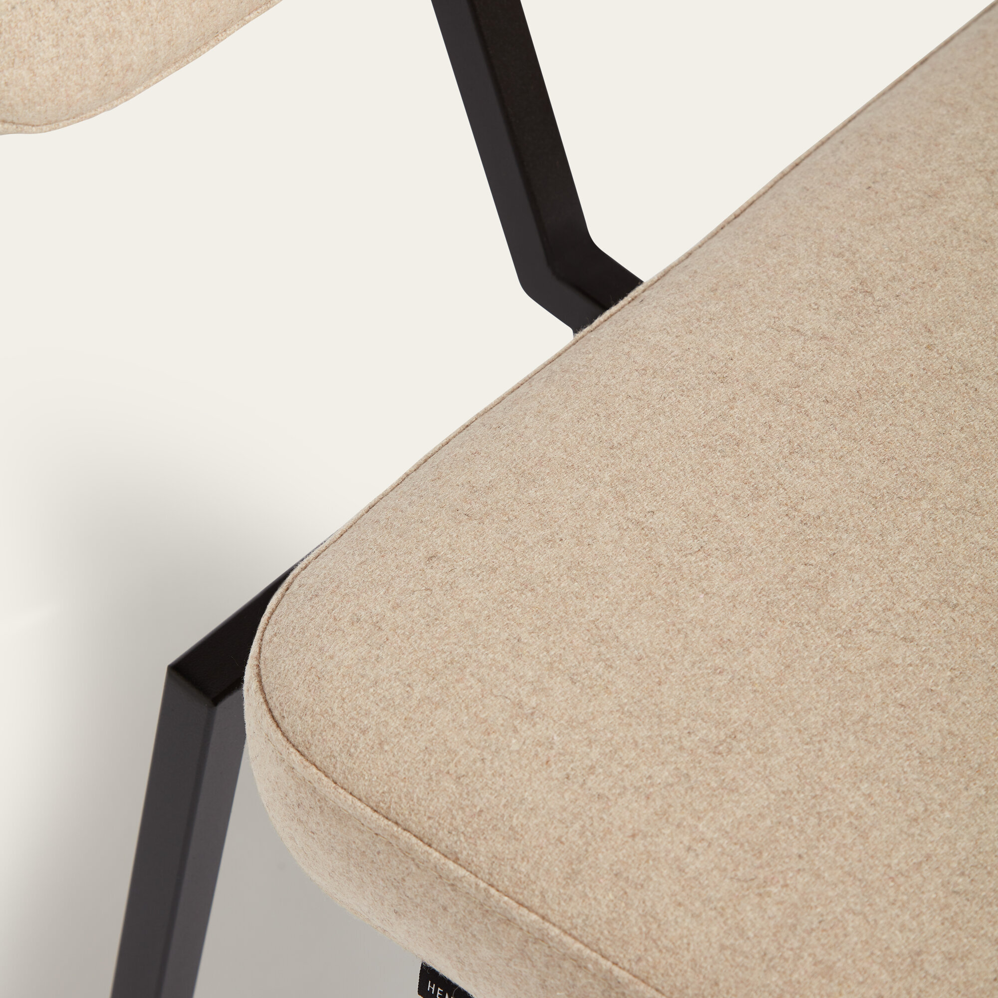 Design modern dining chair | Ode Chair without armrest Beige facet kiezel7 | Studio HENK| 