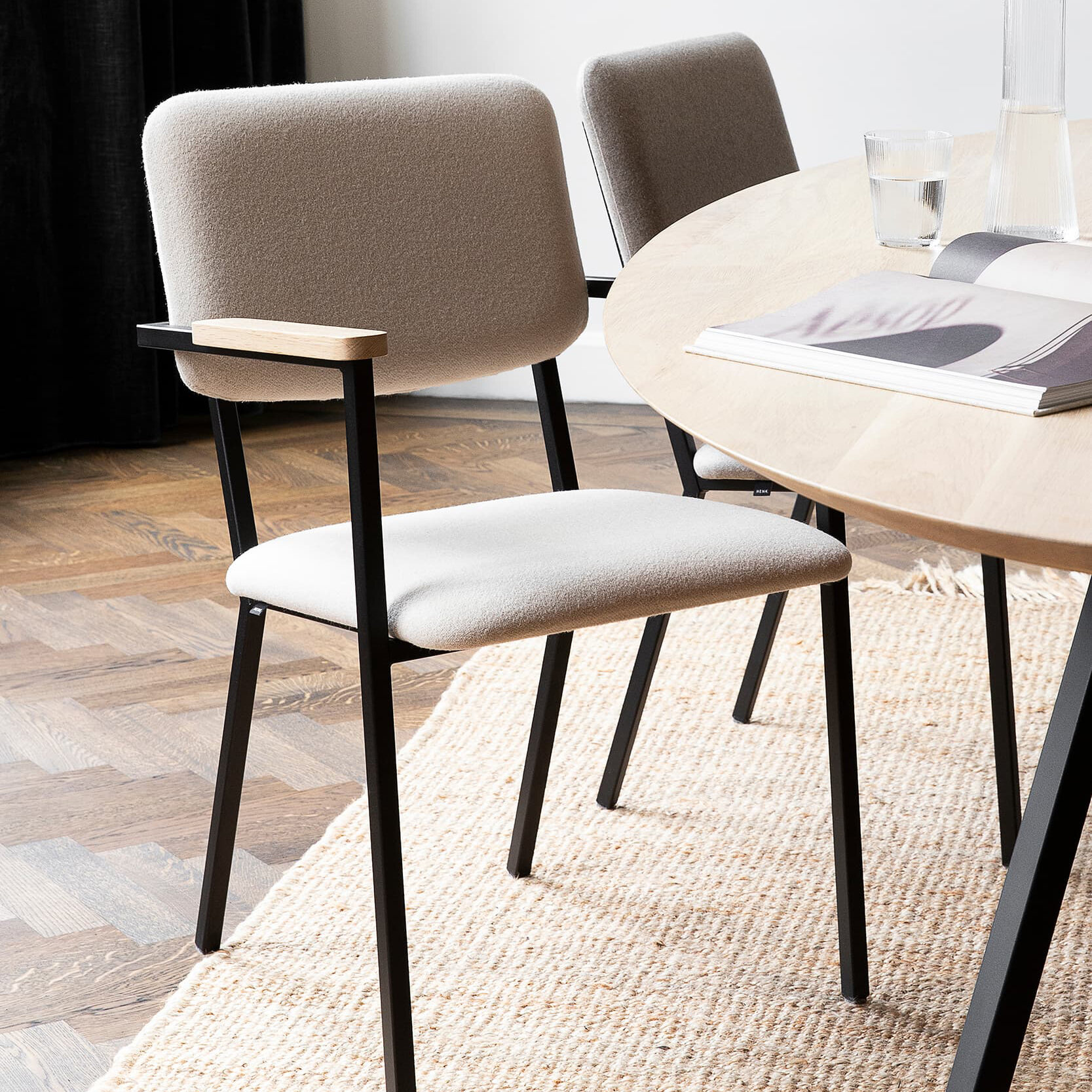 Design modern dining chair | Co Chair with armrest Beige hallingdal65 100 | Studio HENK| 