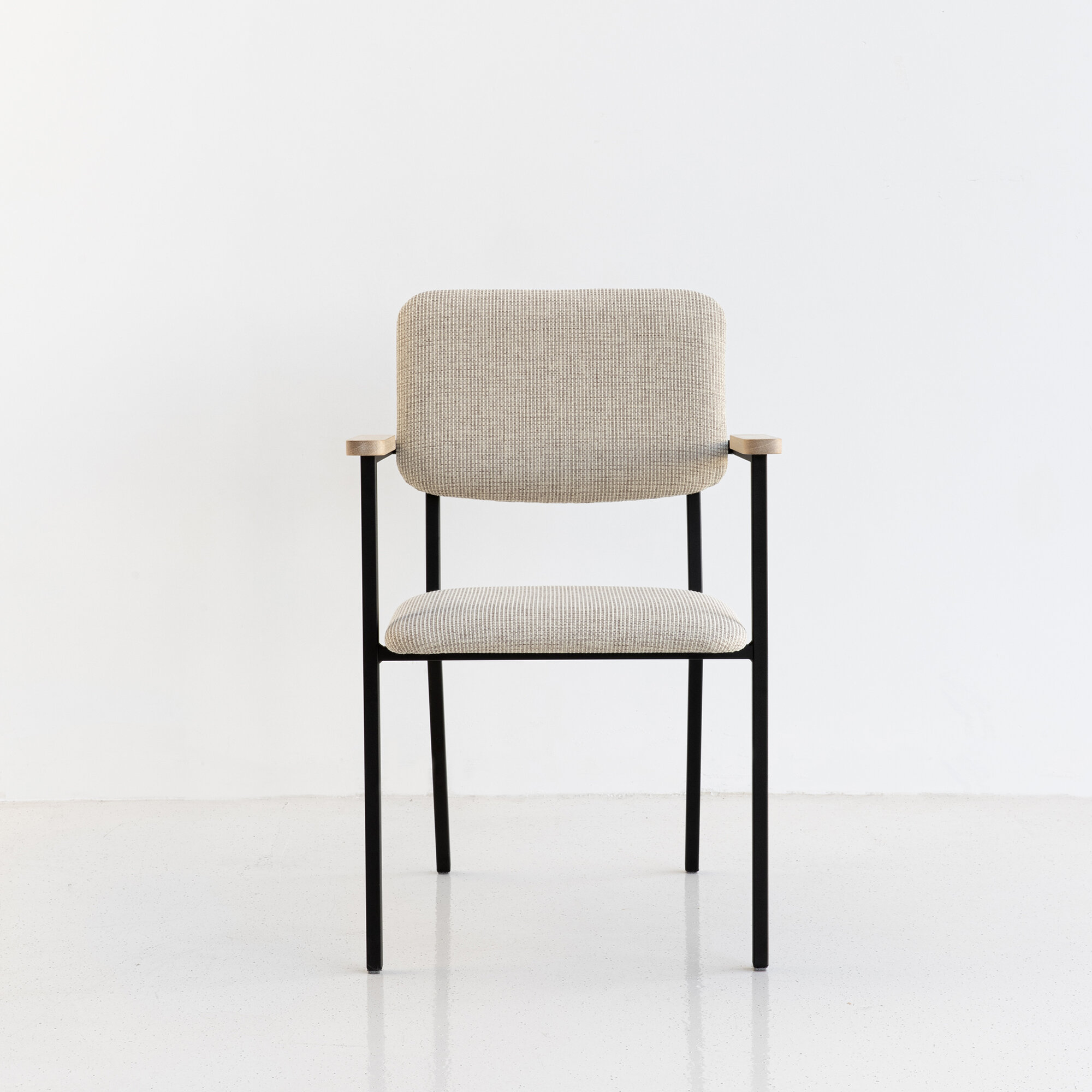 Design modern dining chair | Co Chair with armrest Grey facet middengrijs1001 | Studio HENK| 