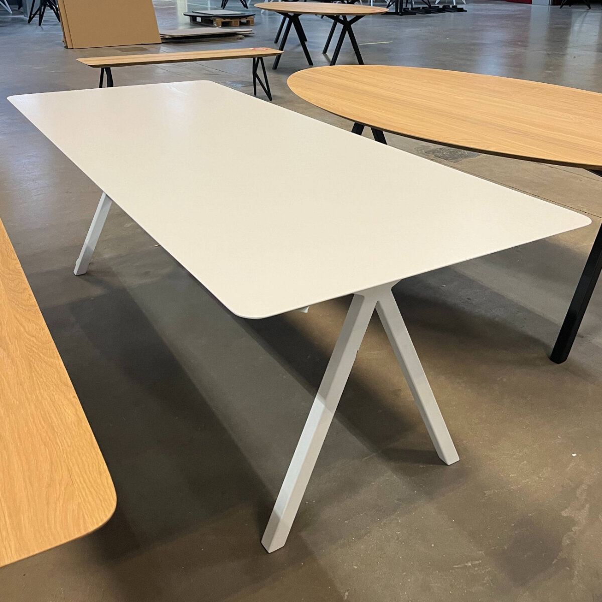 Rectangular Design dining table | Slim X-type Steel white powdercoating | Oak white lacquer | Studio HENK | 