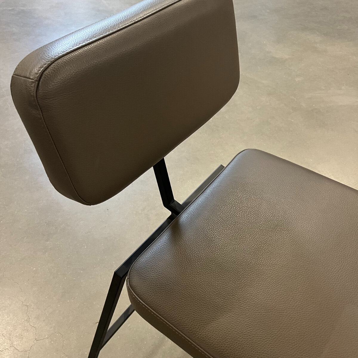 Design stool Ode stool 65 | rancho steel | Studio HENK | 