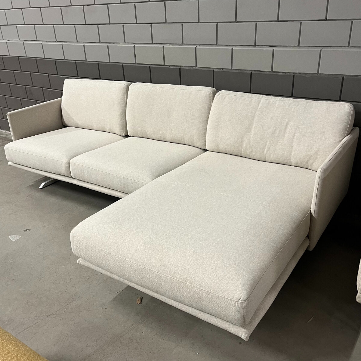Design modern sofa | Modulo sofa 2 seater arm left 1 orion cream02 | Studio HENK | 