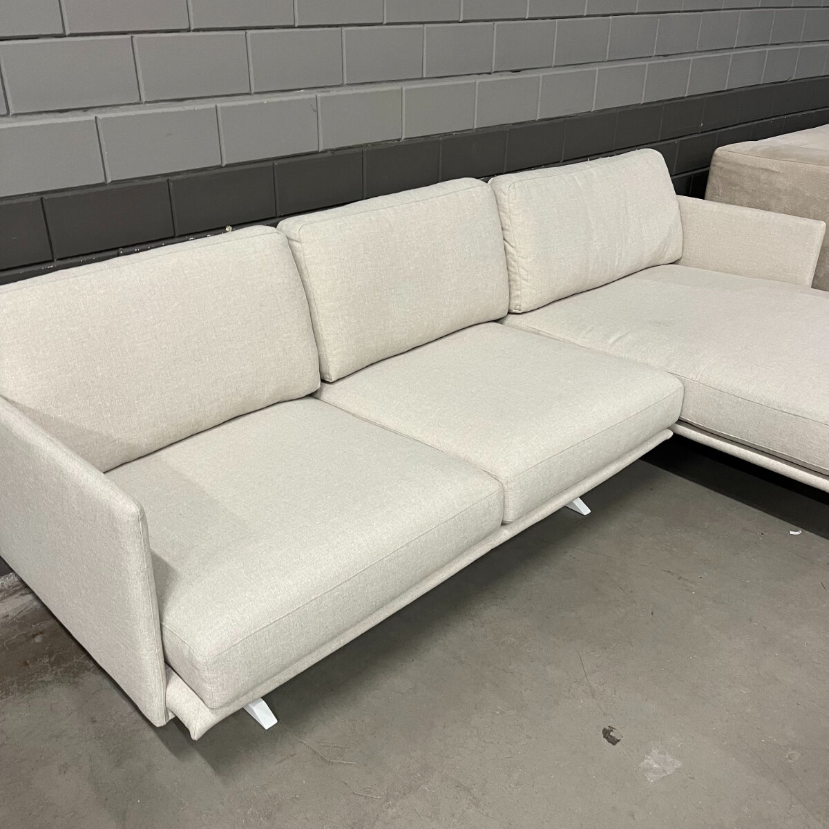 Design modern sofa | Modulo sofa 2 seater arm left 1 orion cream02 | Studio HENK | 